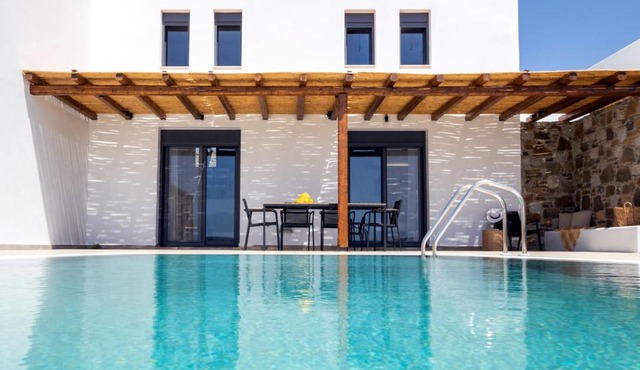 Cato Agro 4, Seafront Villa with Private Pool