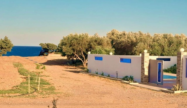 Charming Beach House with private pool in South Rhodes, Beach Pearl