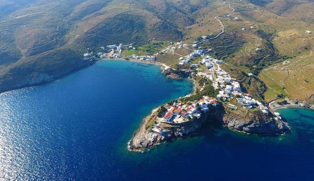 Charming cottage in marvelous Great Sand Beach, Kanala Kythnou with AC, WiFi