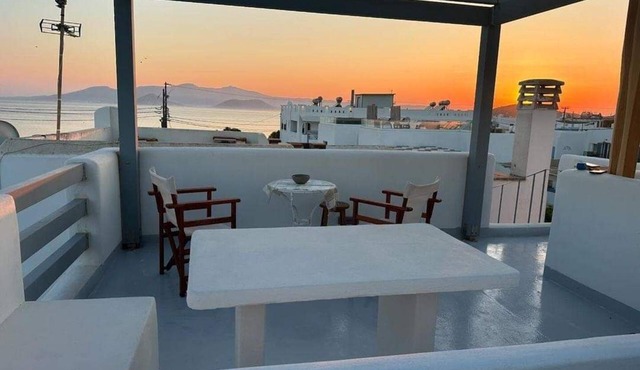 Charming Greek Apartment – Relax on the Rooftop with Sea View, 60m to the beach