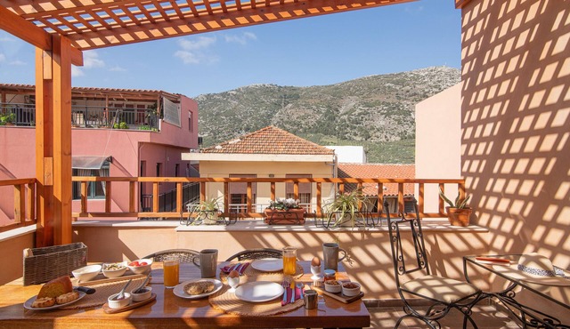 Charming Studio with City View - AVRA