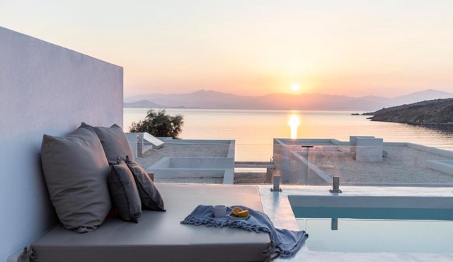 Citadela Paros Molos - Beachfront Maisonette with Plunge Pool