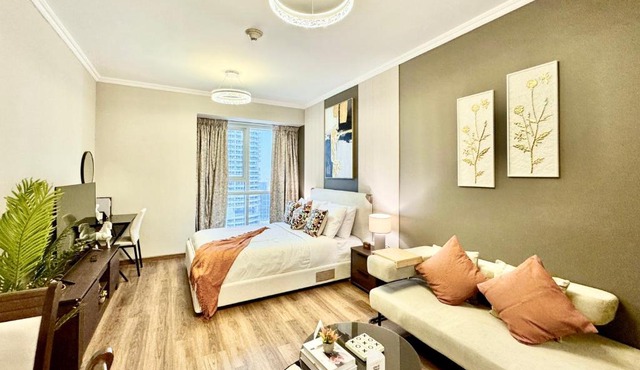 Cosmos Living Premier Studio Near Metro