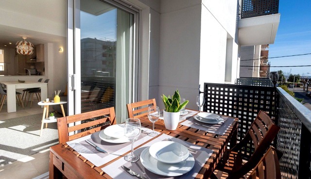 Cosy apartment for 4 people with WIFI, A/C, pool, TV and balcony