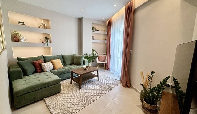 Cozy Apartment with Spacious Veranda Downtown