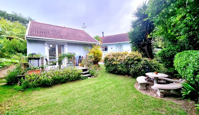 Crescent cottage