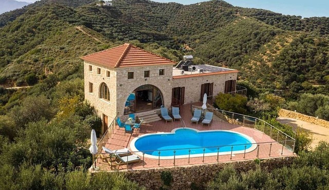 Cretan Stone Villa, A/C, Private Pool, Spectacular 360° Views of the Countryside, Coastline & Sea!