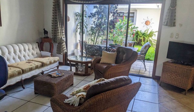 Delightful 4-bedroom house in Escazú, perfect for your getaway or business trip.