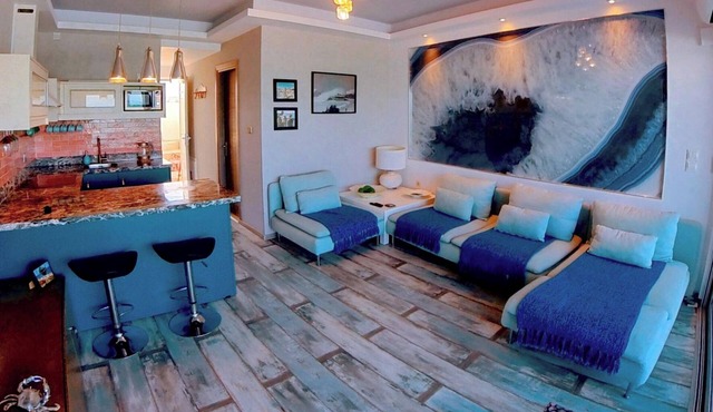 Deluxe Beach Apartment- Sleeps 2 & Private Terrace