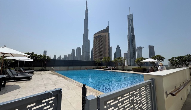 Direct Dubai Mall Access, Swimming pool to see Burj Khalif - Downtown Views 1