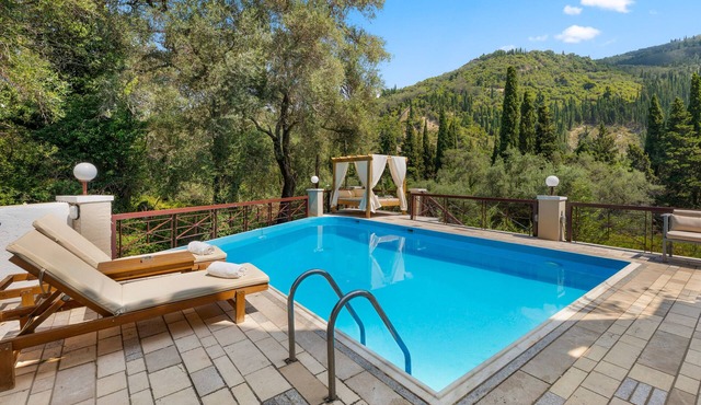 Doliva Studio Apartment with Private Pool, Mountain View, Wi-Fi, and Air Conditioning