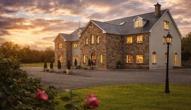 Donegal Manor