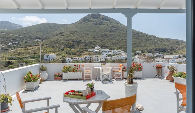 Double Room with Sea View No. 5 – Sea View, Wi-Fi & Air Conditioning
