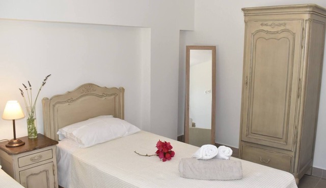 Emerald Studio, Romantic Holidays, Paxos
