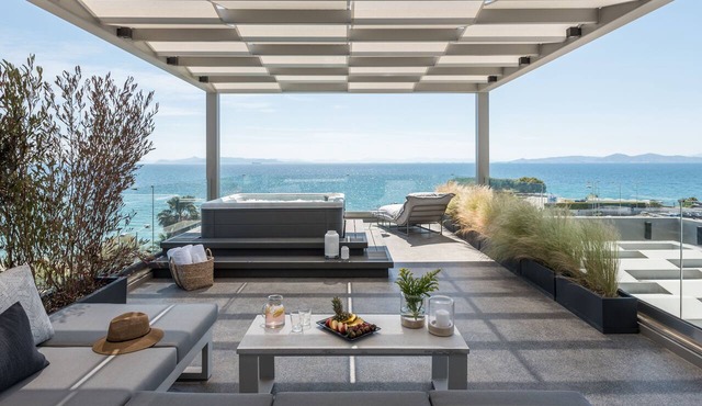Ensis D1 Penthouse Suite