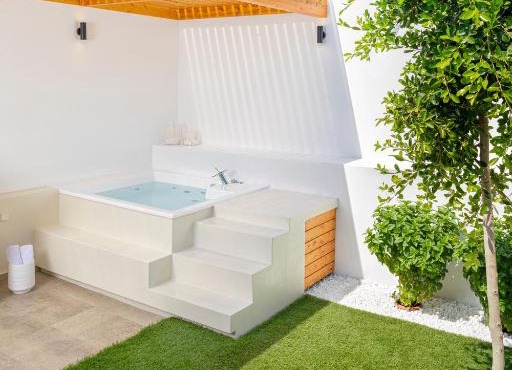 ETHOS Luxury Home - Seaview Villa with Hot-Tub!