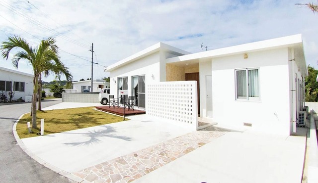 Facility where you can stay at a low price while s/Shimajiri-gun Okinawa