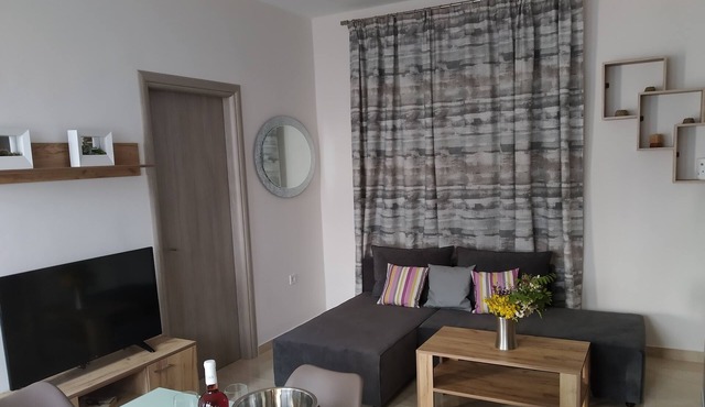 Fotaki's Home - Comfortable newbuilt 2 Bedroom Home, 20 meters from the sea