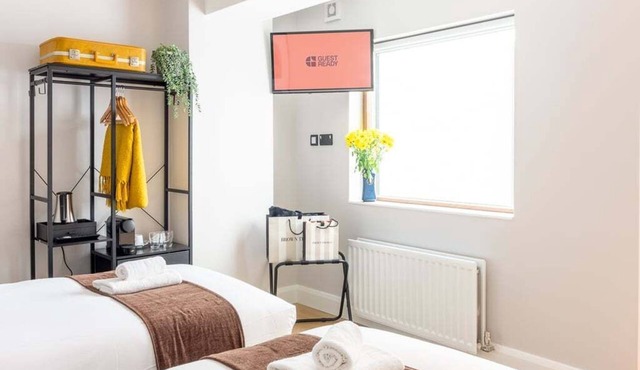GuestReady - The Exec Room at Fownes Street - R2
