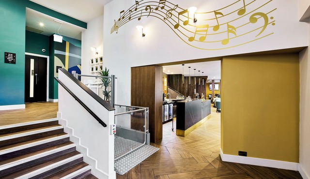 Handel's Hotel