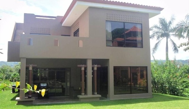 Hermosa Palms-Luxury Home Close to Pool and Ocean