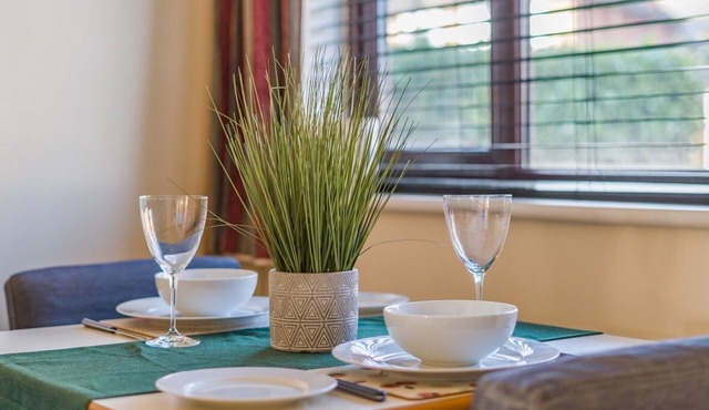 Hersham Apartment – Ideal for Work & Relaxation - Pass the Keys