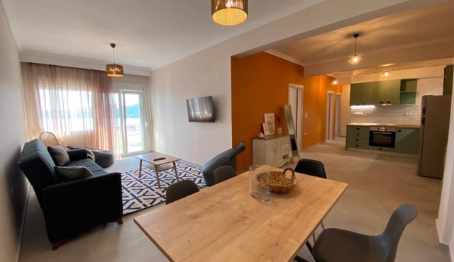 Hilltop Luxury Apartment
