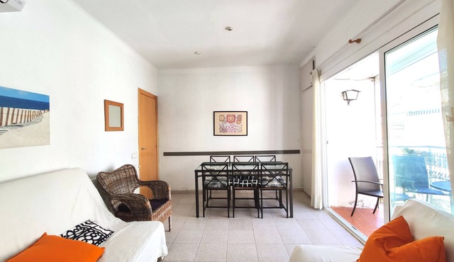 Holiday Home 'Maribeach3' with Private Terrace, Wi-Fi and Air Conditioning