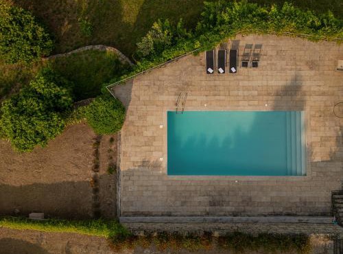 HostWise - Quiet & Modern Villa with Pool & River