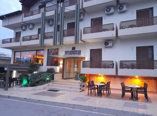 Hotel Prigipikon Suites and sofites