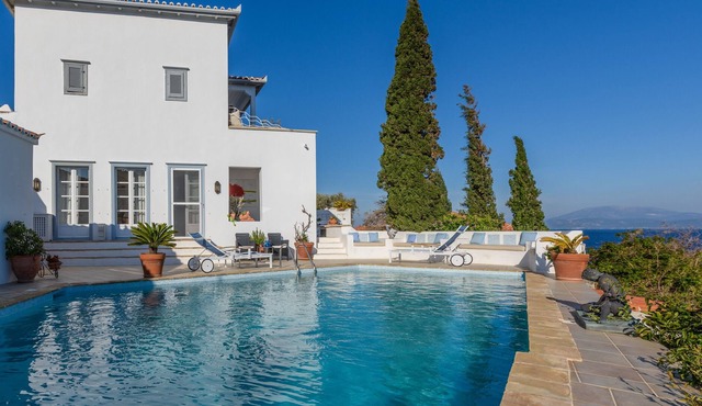 Hydra-Luxurious Oceanfront -Views Forever