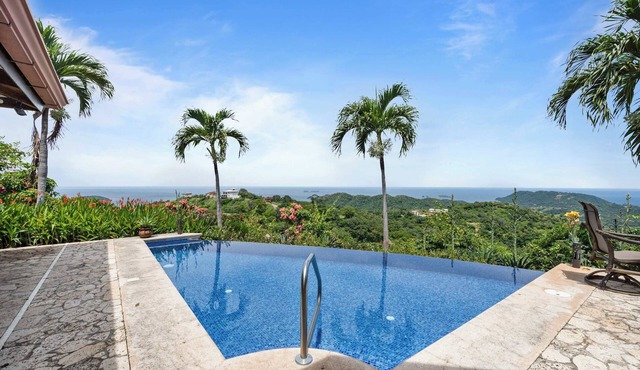 Infinity Pool, 4 En-Suites & Ocean Views
