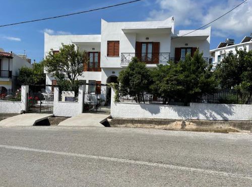 Karagiozos Studios & Apartments