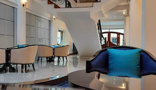 L'ver Hotel
