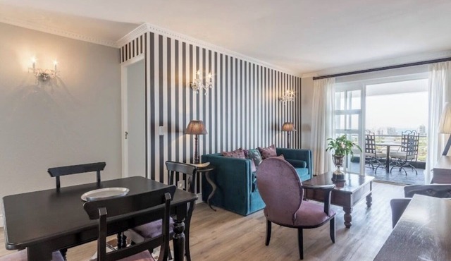Luxurious Accessible Apartment with City and Nature Views