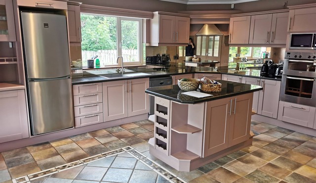 Luxurious, Spacious, Irish Country House with Five Bedrooms and Four Bathrooms