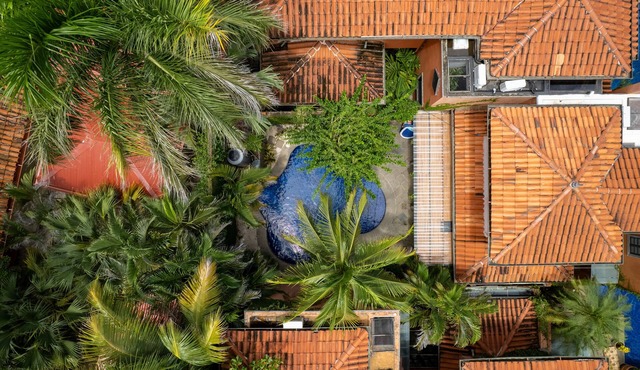 Luxury Mediterranean Villa steps from Langosta beach