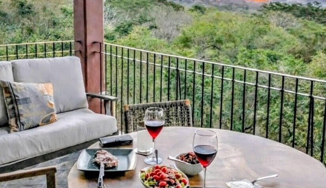 Luxury Oceanview Penthouse - Private Beach Club Access - Reserva Conchal