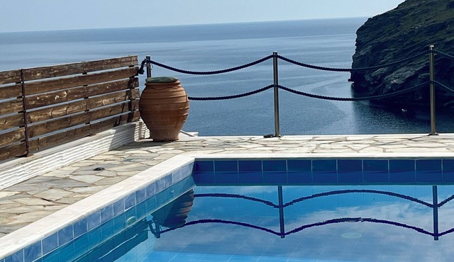 Maisonette with unlimited sea view and private pool