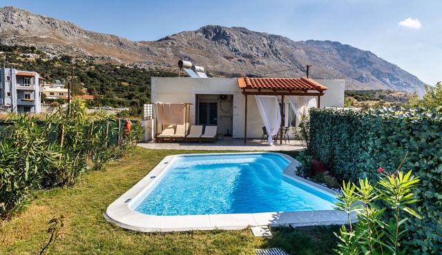 Marilis House | Piscine privée | Wifi | Parking