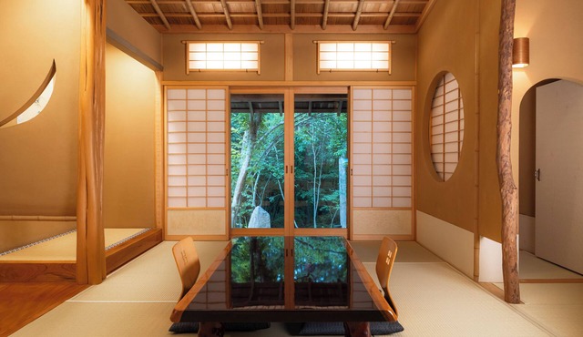 Maximum 16 people can be accommodated in a private villa with a half-open-air hot spring.