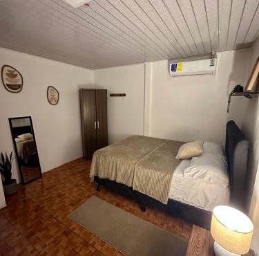 Mini apartment in downtown Limón with AC