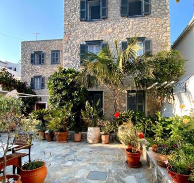 Mistral Hotel