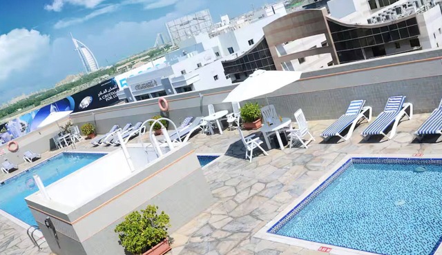 Modern 1BR Apartment with city views in Al Barsha