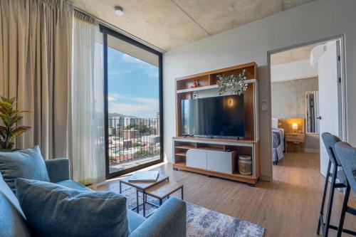 Modern apartment with city views in San José