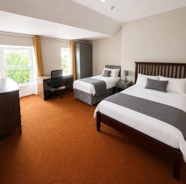 Modern Stay in the Heart of Thurles Room7 Shared Apt
