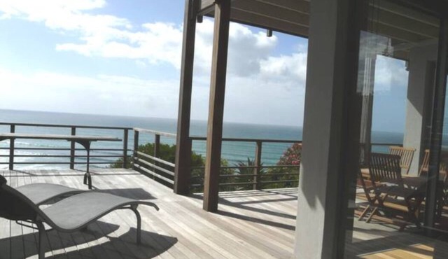 Mountainside 2 floor apartment has magical sea views