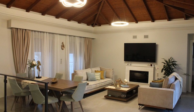 Myron Luxury Living -Two Bedroom Modern House with panoramic views