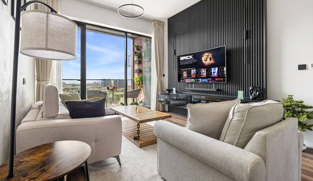 New 1BR with Rooftop Pool & Amazing View