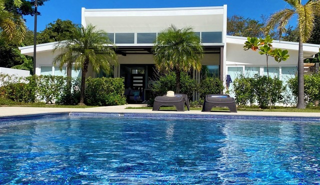 NEW Gorgeous 3 bedroom villa - 800m to Playa Avellanas Surf & Steps to Huge Pool